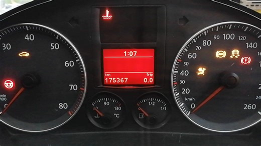 Last minute repairs for 2025.... Golf 5 cluster LCD replacement. Thx for your support Thaelo 👌👍 | Cluster Master