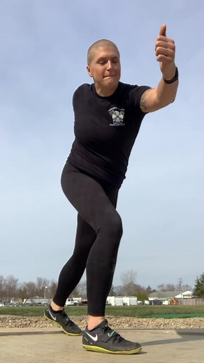 First discus practice back was super frustrating. But you can’t keep a good thrower down for long 💪 #trackandfield #discusthrow #highlandgames #yeet #throw #thrower #kilt #kilted #tartan #discusthrow #sports #athlete #womeninsports #over40 #weightlifting #olympiclifting #powerlifting #rugby #rollerderby #discus #strongman #strongwoman #grrrlarmy #yeetthepatriarchy #strongernotsmaller #hardertokill #takeupspace #throwsgenius #janinethrows | JanineThrows