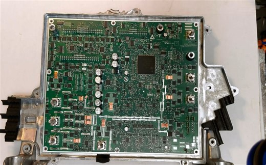 拆解特斯拉3型 VCFRONT的前置控制器模块(Youtube机翻视频 原视频在P2 介意勿看！请绕道谢谢！)