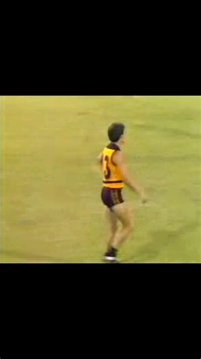 Brisbane’s Bernie Harris kicked the first goal ever for the Bears 37 years ago tonight. Friday 27th of March 1987. | VFL AFL 20th Century History Photos Videos Memories