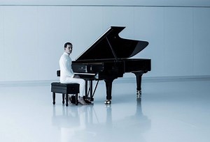 Podle některých je Vetřelec: Covenant zásadní dílo hororového žánru a to především ve své mýticko-symbolické rovině. Jiní zase tvrdí, že by se film měl spíše jmenovat David: Covenant. Každopádně Letní kino Výstaviště (květen) uvádí tento film dnes 18. 5. od 21.15. Dnešní projekci hledejte vyjímečně o cca 100 m napravo směrem k Tipsport Areně před Mořským světem místo klasického místa přímo před Průmyslovým palácem. | BIO | OKO