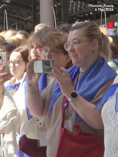 Flash mob inspired by Russian WWII song at Moscow airport ahead of Victory Day