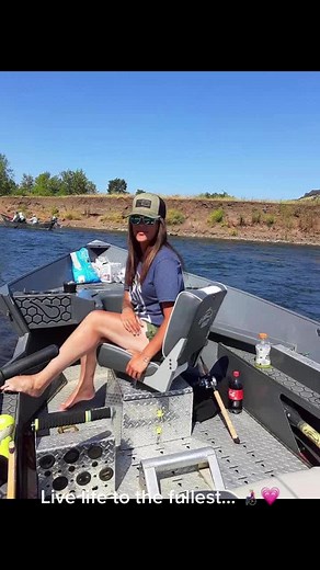 Repost my last video got deleted 🙄😜❤️ #musculardystrophyawarness #rollmodel #wheelchairlife #wheelchairbarbie #happyasf #doyou #livelifetothefullest