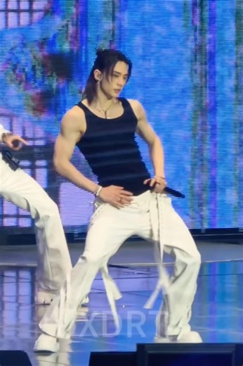 black tank top😮‍💨🔥❤️‍🔥 ~ 260329 SKZ 6TH FANMEETING D2 #hyunjin #현진