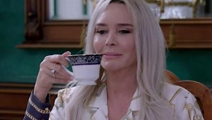 Elif odcinek 1012 streszczenie - Kiymet robi wszystko, żeby Macide przeczytała kompromitujący jej rodzinę artykuł