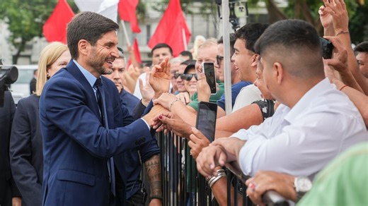 Paritarias, policía y reclamos cruzados: qué dice el Gobierno sobre los pedidos de equiparación salarial