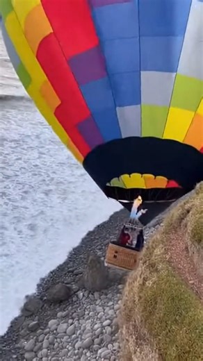 Hot Air Balloon Crashes Onto Shoreline After Descending Too Low Over Spectators 🎬This video was produced by Network Media and NV Media | Story Crafters