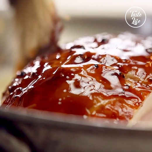 Truffle glazed chicken is a fantastically delicious chicken breast.👌😋😋😋 Recipe: https://www.tastelife.tv/recipe/truffle-glazed-chicken_42189.html | Taste Life