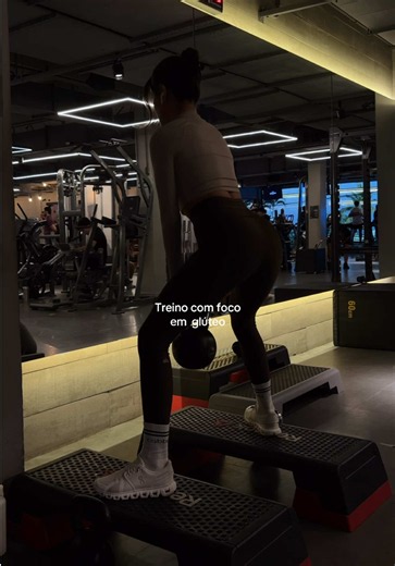 Treino com foco em glúteo | Exercícios para glúteos no gym
