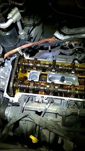 Ford Escape first Hybrid, valve cover gasket leak. #ford #engine