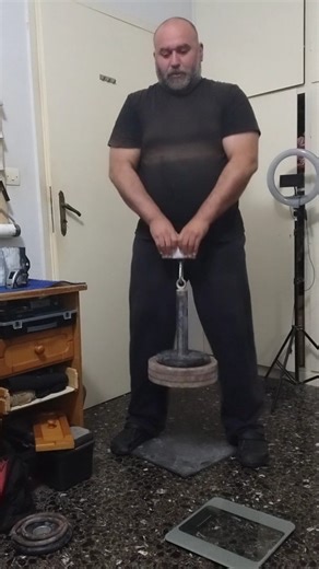 Terry Conjugate Iron on Instagram: "Final set after testing myself with the @armliftinggreece Stylobate 8cm pinch block. That's 37kg for an eventual set of 8 Use Code Terry Grip for discount on Armlifting Greece products and training programs! Linktree in bio for all my stuff. E-books, articles and YouTube channel. Fundraiser at the top as well. #terryconjugateiron #conjugateiron #strengthtraining #strengthsports #staticstrength #grip #gripsport #handstrength #pinchgrip #fingerstrength #homework