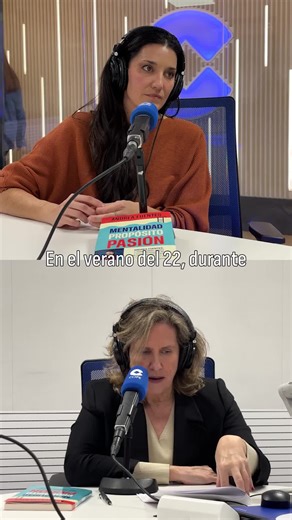 “Cuando una nadadora acaba, lo primero que quiere hacer es respirar. Vi que en vez de subir, se iba para abajo y pensé: aquí está pasando algo”. Así recordaba Andrea Fuentes el momento en el que se lanzó a la piscina para rescatar a Anita Álvarez en el Mundial de Budapest 2022. Una reacción inmediata que dio la vuelta al mundo. 💙