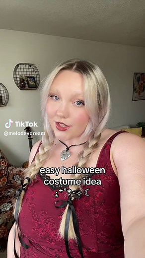 tiffany valentine ♡ the perfect costume for when you just want to use what’s already in your closet #halloweencostume #fyp #plussizehalloweencostume #easyhalloweencostume #brideofchucky #tiffanyvalentine