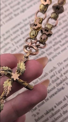 ✨ What is a book chain?