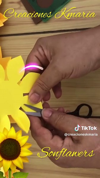 Cómo hacer girasoles de papel: Manualidades creativas