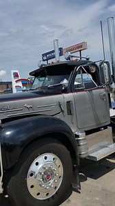 57K views · 1K reactions | Cool Old School Mack 朗 #truck #trucks #trucking #truckdriver #trucker #dieseltrucks #oldschool | iTrucker | Facebook