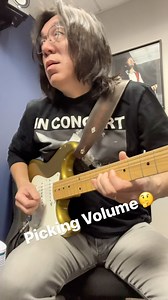 Dynamics lesson with the middle pickup 🤔 So much fun teaching this topic! Amp Volume / Guitar Volume / Picking Volume #guitar #dynamics #picking #pickingvolume #berklee #tomofujita #guitartutorials #guitarteacher #guitarlesson #guitarlessons #guitarist #guitarplayer | Tomo Fujita (Official Fan Page)