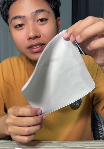 Effective Phone Screen Cleaning with Microfiber Towels