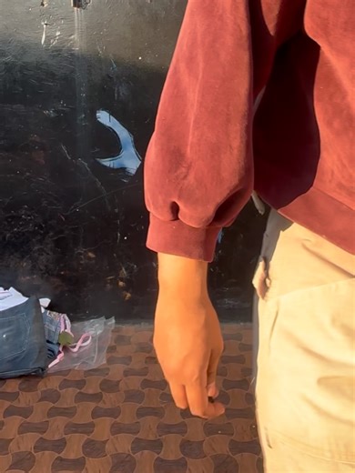 Senseithrifts on Instagram: "ISO559 TACTICAL MULTIPLE POCKET ON THICK CANVAS Size 30-32 Length 43’ Thighs 13’ Leg open 9.5’ Condition 10/10 Price ₹1750/- Model 5’9 42’"