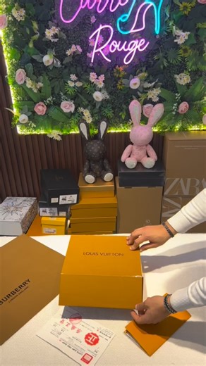 Carré Rouge on Instagram: "Nouvelle collection pour les sacs femmes Master qualité fa LV 2026 😍 Livraison disponible 69 wilaya 🚚 Pour la commande envoyez un message #love #bags #sac #foryou #fyb #pourtoi #capcut #pourtoi"