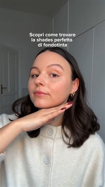 Hai il nuovo Kylie Foundation nel carrello ma non sei convint* della shade? No panic, anche per questo abbiamo una soluzione a portata di click! Ecco un tutorial su come trovare la nuance su misura per te, salvalo nei preferiti e corri al check-out 😉 @kyliecosmetics @kyliejenner #KyliexDouglas #KylieCosmetics #KylieFoundation #KylieBrush | Douglas Italia