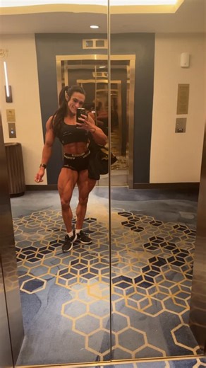 Dr. Natalia Abraham Coelho on Instagram: "#MsOlympia @ifbbpronataliacoelho The Post-Show tanned body and white face 🤓👩🏿 who can relate?? 😜 For those of you new to our sport, we get professional competition tanning done for the show and it lasts a few days (up to weeks) to be completely gone. Most athletes don’t usually spray their face, we use makeup to match the color on stage, but after the show, dealing with a “floating head” is something major athletes experience 😅😂😂 Repping #Pharlabs