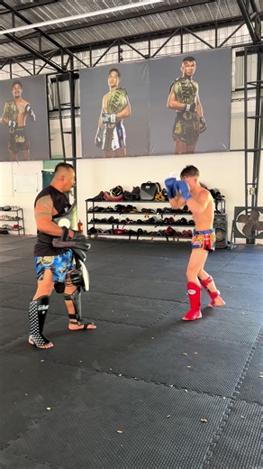 วิดีโอของ Trainer Gae (@trainergaemuaythai) จาก how to kick with power soccer