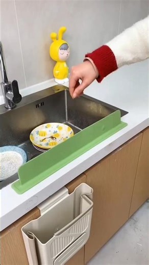 Kitchen Sink Splash Guard – Keep Your Counter Dry & Clean #shortsfeed #amazon #gadgets #meesho