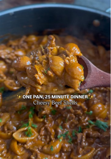 These one pan, 30-minute cheesy beef shells are the ultimate busy-night dinner: creamy, comforting, loaded with melty cheese, and made with simple ingredients you already have at home. Everything cooks in one pan — the beef, the pasta, the sauce — for a fast, flavorful meal with minimal cleanup and maximum comfort. If you’re searching for easy weeknight dinners, one-pan pasta recipes, cheesy beef pasta, 30-minute meals, or a kid-approved family dinner, this recipe checks every box. It’s cozy, he