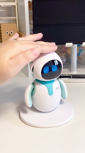 9.2K views · 130 reactions | Hello! Meet my New Buddy Eilik Robot for My desk! ✨冀烙Energize Lab #toy #robot #eilikrobot #desk #newbuddy #energize #cute #mydesk #buddy #fyp #robotics | Miniforyou_ | Facebook