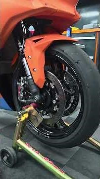 Meet the Brembo GP4-RS Calipers, a fantastic budget option for bikes like this Kawasaki Ninja ZX4RR!