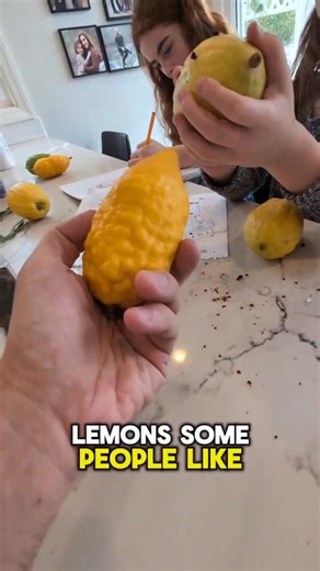 After the Jewish holiday of Sukkot, many families take the esrog (a fragrant citrus fruit used in the holiday rituals) and give it a second life — by turning it into besamim, the sweet spices used for Havdalah. Havdalah is the beautiful ceremony that marks the end of Shabbat each week. During it, we smell spices to “sweeten” the transition from the peaceful, holy day back into the workweek — reminding our soul to carry the Shabbat joy with us. 🌿🍋 Here my daughter is making besamim by pressing 