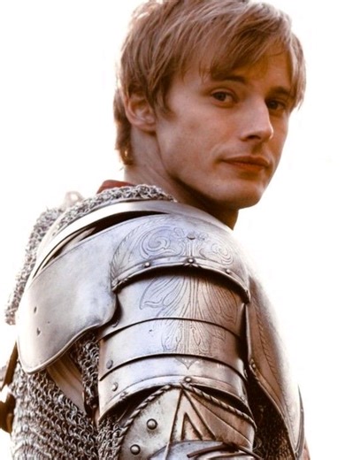 Arthur Pendragon 🗡️ audio by @momomixalot made this last night while I was bored. I just started watching Merlin the other day , I'm on episode 5 of season 1. Arthur is my favorite so far, loving merthur as well!! idk how I feel about this edit haha, it's like 2 pixels 💔 probably will make a better edit of him when I'm further into the show #merlin #arthurpendragon #arthur #edit #fun