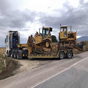 1.3M views · 1.9K reactions | Carga y transporte de dos topadoras Cat D6 - Transportes pesados Fasoulas | Tecnología Moderna | Facebook