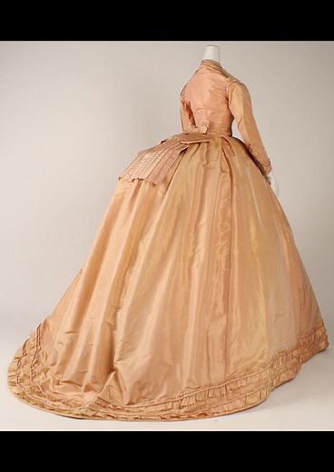 10K views · 498 reactions | Dress with day and evening bodices (Robe a' transformation) Date: ca. 1864 Culture: French Medium: silk Dimensions: Length at CB (a): 15 in. (38.1 cm) Length at CB (b): 7 1/2 in. (19.1 cm) Length at CB (c): 65 in. (165.1 cm) Length (d): 19 in. (48.3 cm) Credit Line: Gift of The New York Historical Society, 1979 Accession Number: 1979.346.119a–d Metropolitan Museum of Art | Civil War Women/In the Swan's Shadow | Facebook