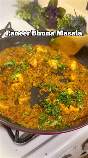 Paneer Bhuna Masala Recipe | Dhaba Style Paneer Curry | Easy & Quick Paneer Recipe
