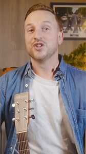 Découvre notre cours GRATUIT pour apprendre à lire une tablature en cliquant ici : https://bit.ly/cours-gratuits-guitare#myguitare #guitare #guitariste #guitaredebutant #guitareenligne #guitarcover #tablature | MyGuitare