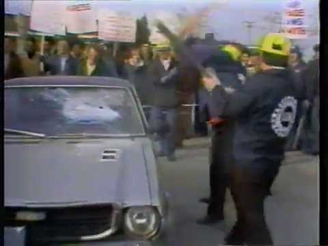 日本車を壊すアメリカの労働者 『日米貿易摩擦』