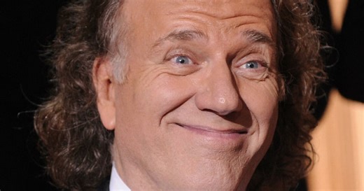 Diaporama : André Rieu : Un château, des centaines de propriétés... A 75 ans, le violoniste détient un très vaste patrimoine !