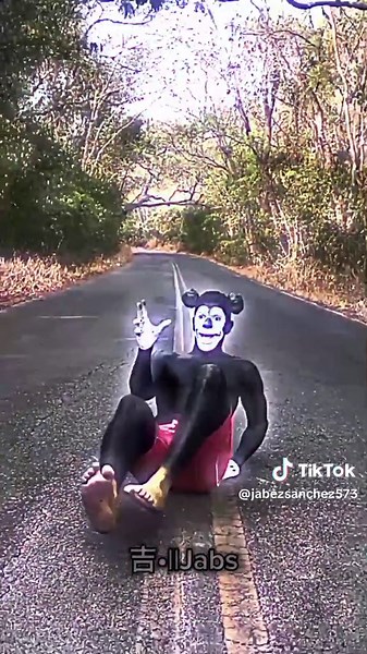 trying this edit😩 @boredance #microwave #microwaveedit #fyp #mickymouse #creatorsearchinsights