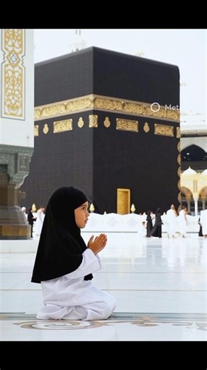 Little Girl Praying in Kaaba 🕋 Emotional Dua That Will Melt Your Heart 💔