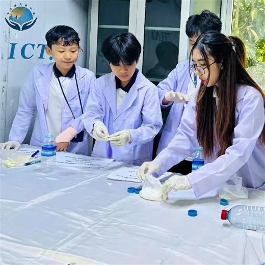 Halway Term 4 Science Lab - Cells and Color Change