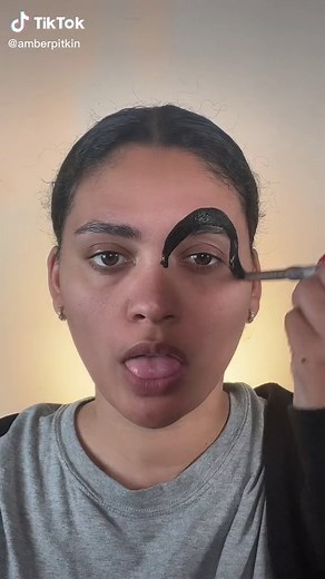 Spooky Scarecrow Halloween Makeup and Costume Ideas