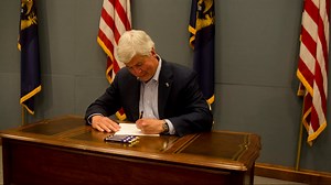 Snyder gets rid of felon question on state job applications