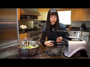 Juicing for Health - How to Make Fresh Green Vegetable Juice with Sprouts