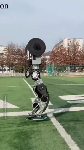 Advanced humanoid robots demonstrate smooth moonwalking skills and future potential