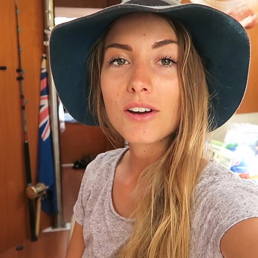 Sailing with 3 Girls in French Polynesia! | Sailing La Vagabonde