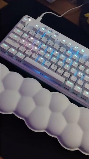 Logitech G715 TKL Mechanical Wireless Keyboard (Linear) - review & typing test #gamingkeyboard