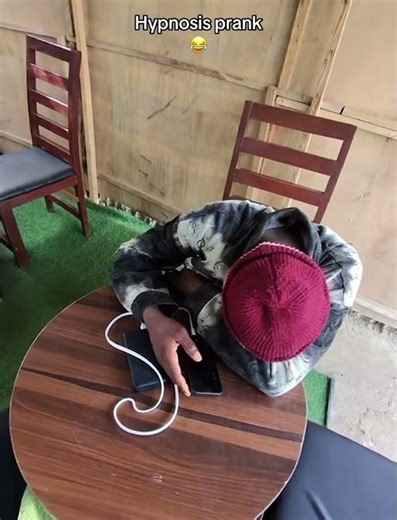 Hypnotizing people 😂😂😭 #prank #views #growth #goviral #comedy #subscribe #newaccount