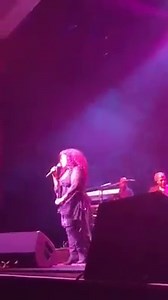 How we do it at my shows! Papillon (aka Hot Butterfly). Atlantic City, I hope you enjoyed the show! | Chaka Khan